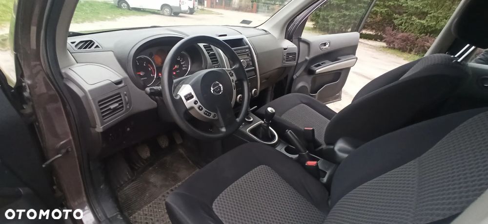 Nissan X-Trail 168 tys.