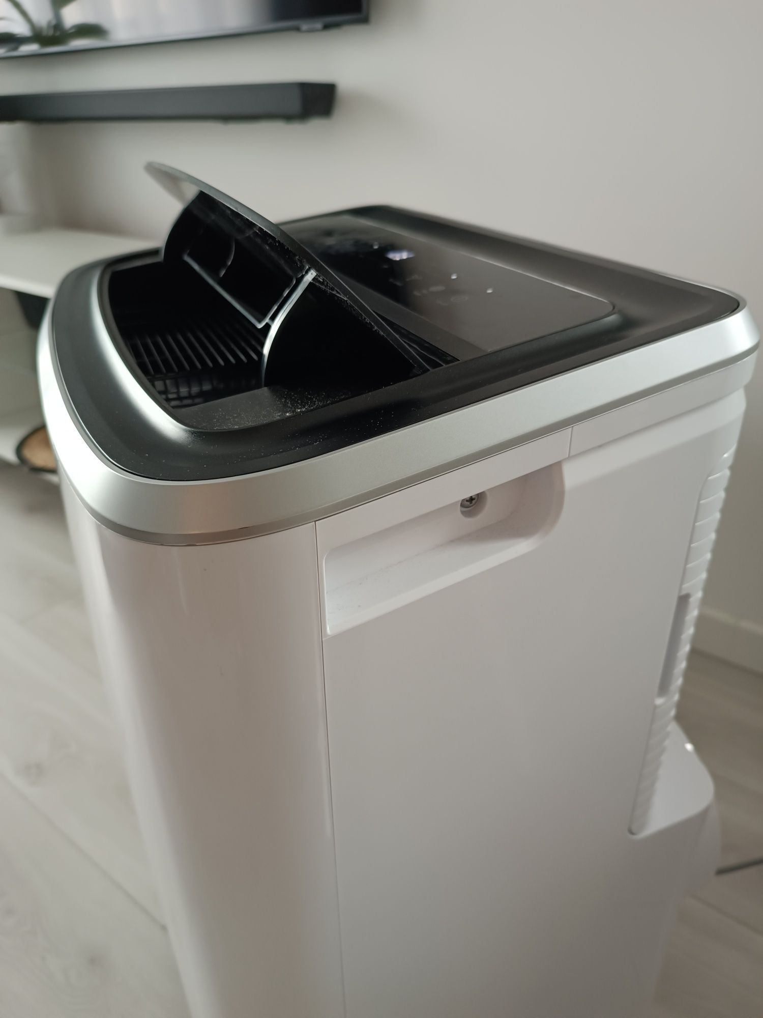 Klimatyzator przenośny Electrolux EXP26U338HW z funkcją grzania