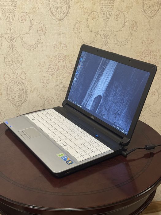 Ноутбук Fujitsu A530 i3 HDD 500GB