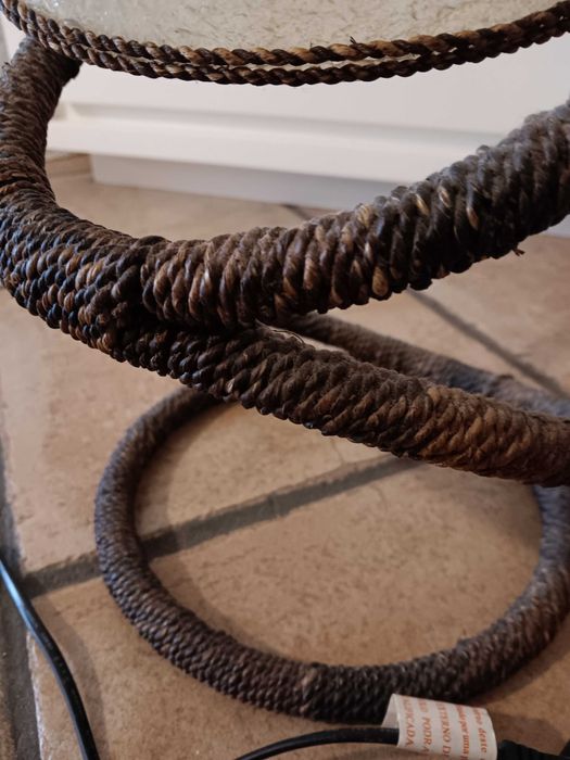 Candeeiro pequeno ideal para criar ambientes acolhedores