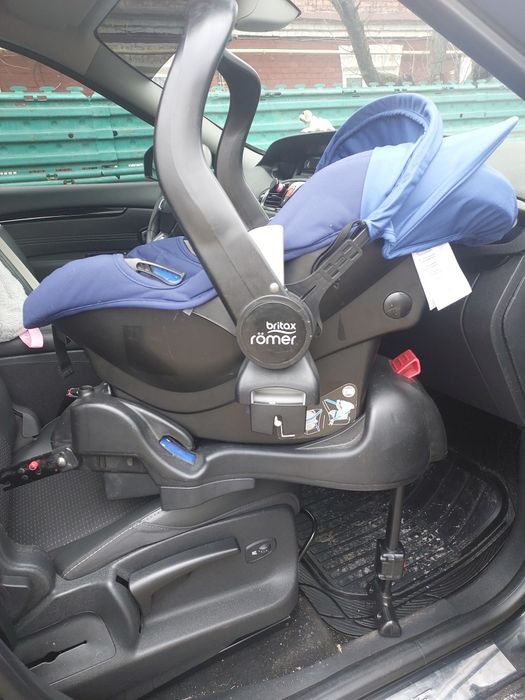 Автокрісло люлька Britax Romer 0-13кг + база до його кріплення