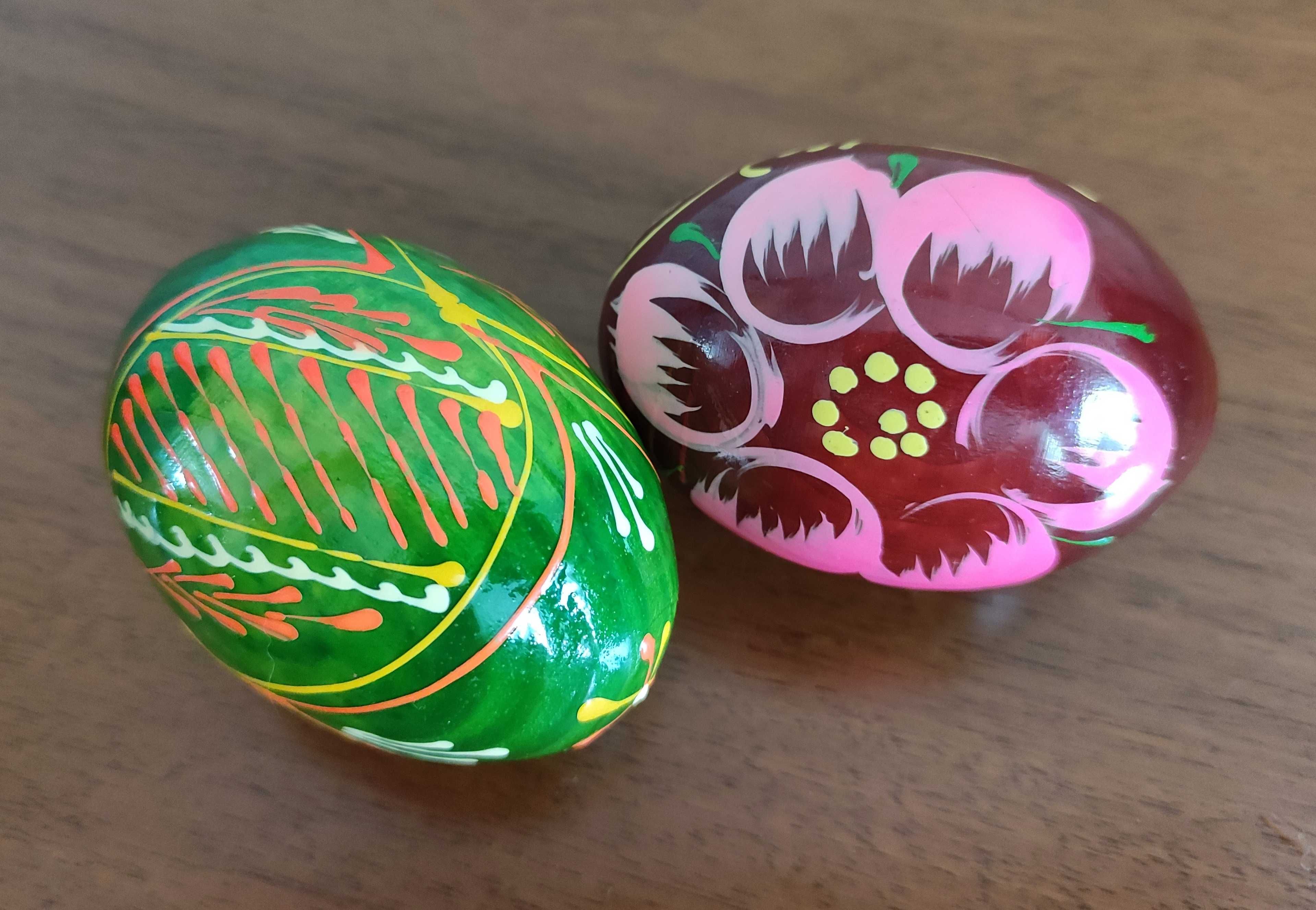 Сувениры: яйца, сопилки деревянные расписные