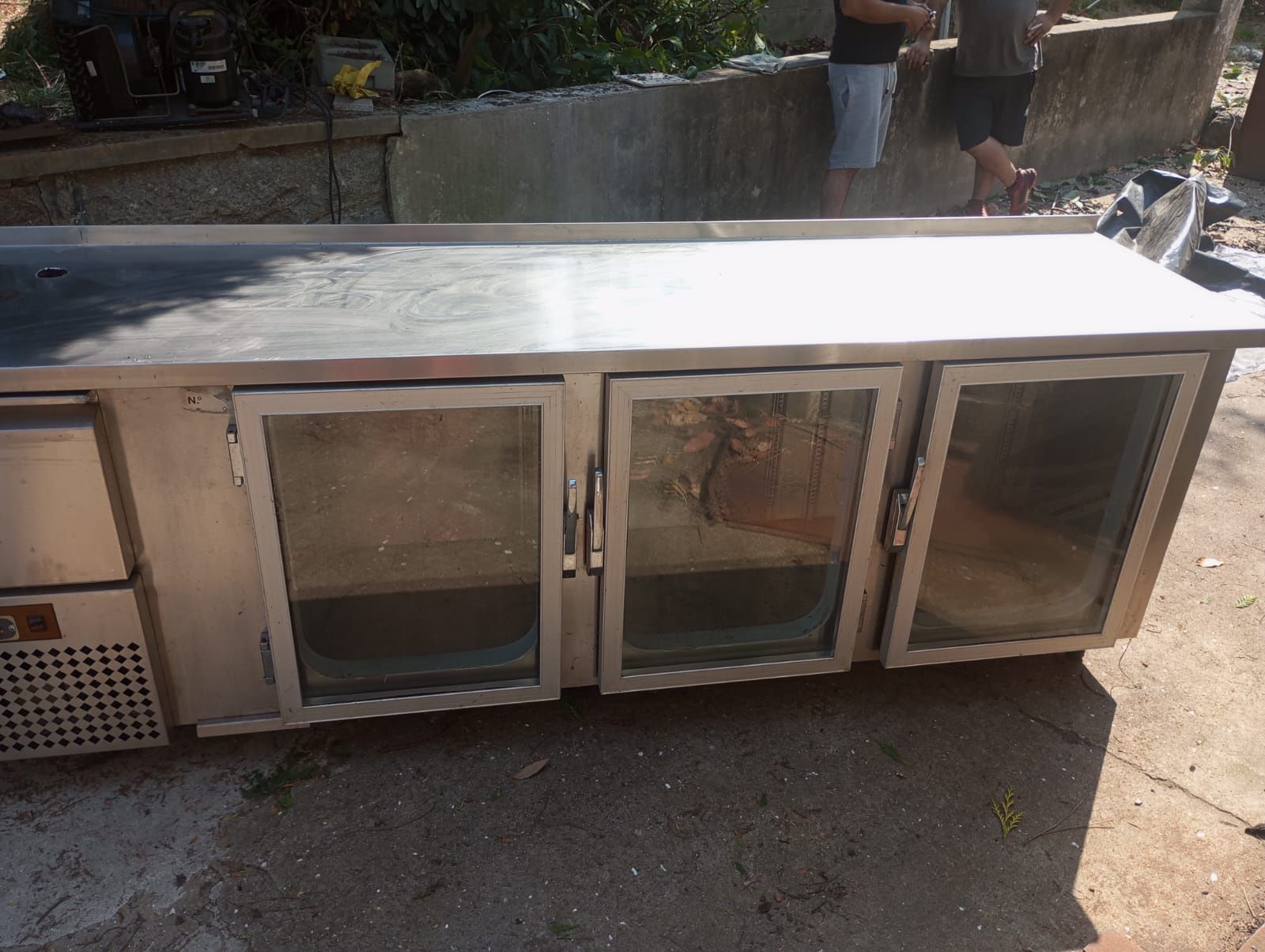 Bancada refrigeradora três portas vidro