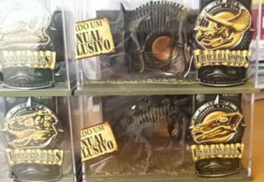 Coleção 4 dinossauros Tiranosauro, Triseratopo, Estegossauro