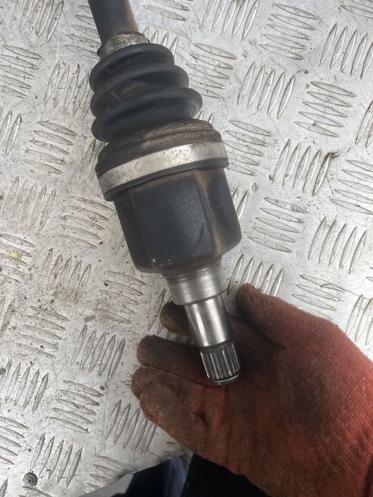 Полуось привод левый 18 бенз мкпп Форд си мах ford c-max c max год 07