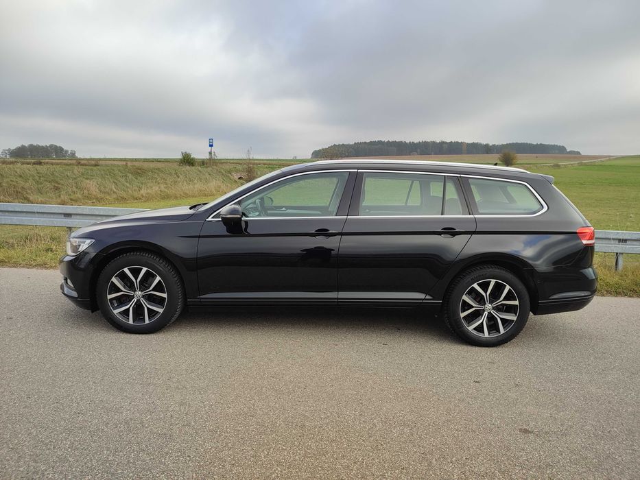 Passat B8**2017**DSG**Kamera**Parki**Navi**Alufelgi**Serwisowany**