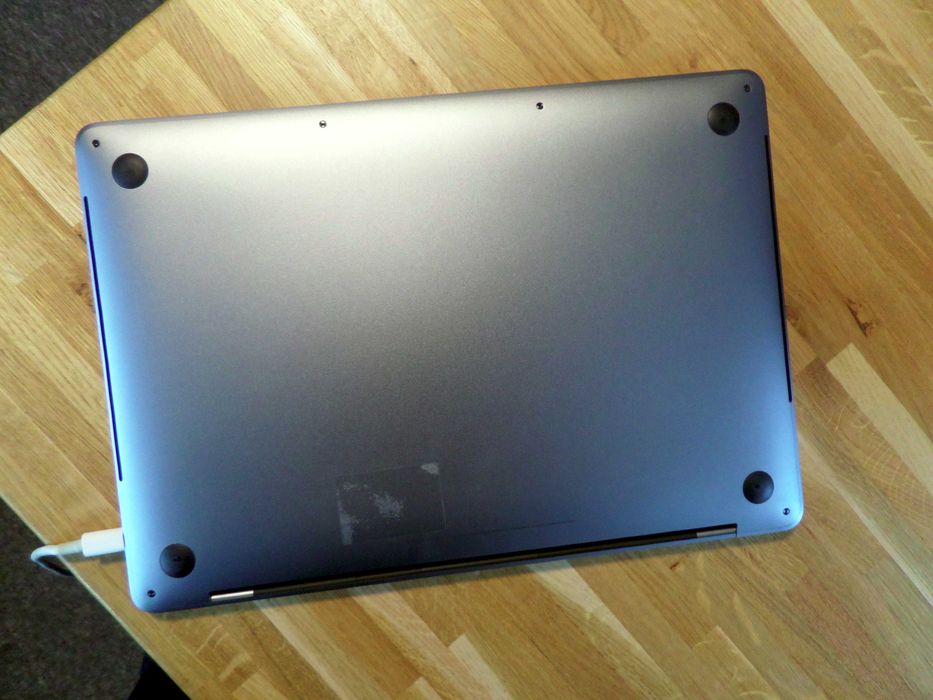 MacBook Pro 13" i5 16GB 500GB ssd A2251 laptop notebook apple (04)