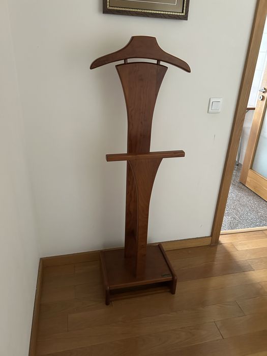 Cabide, bengaleiro de madeira maciça