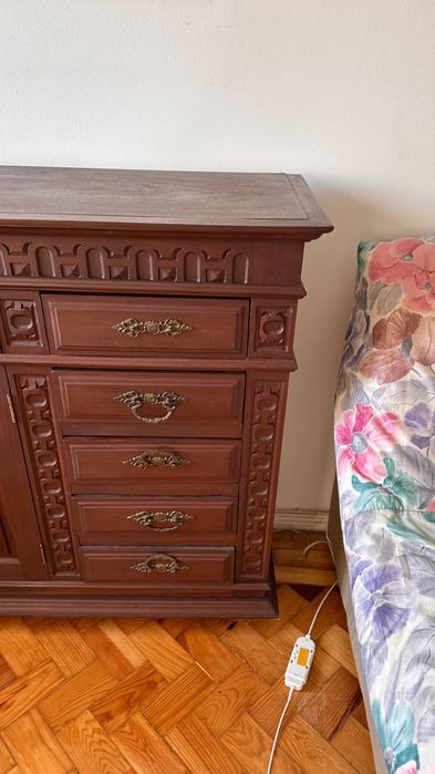 Movel artesanal em madeira