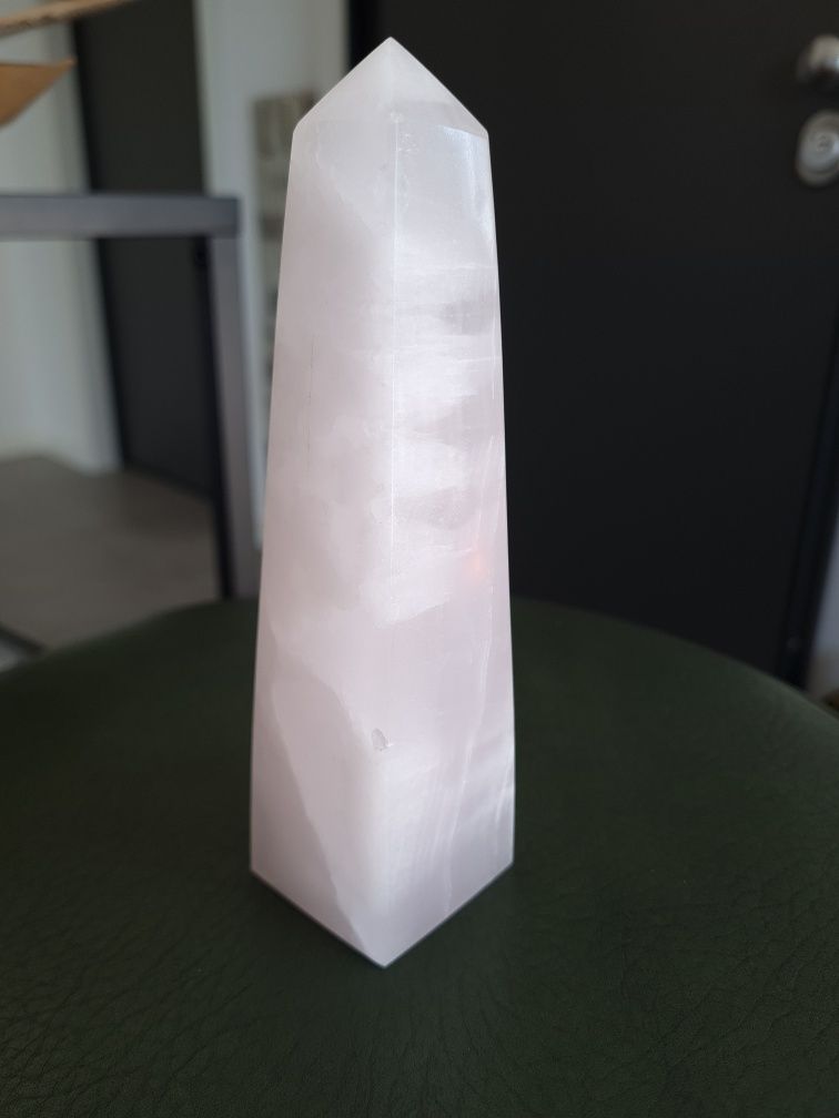 Obelisco/ gerador calcite rosa