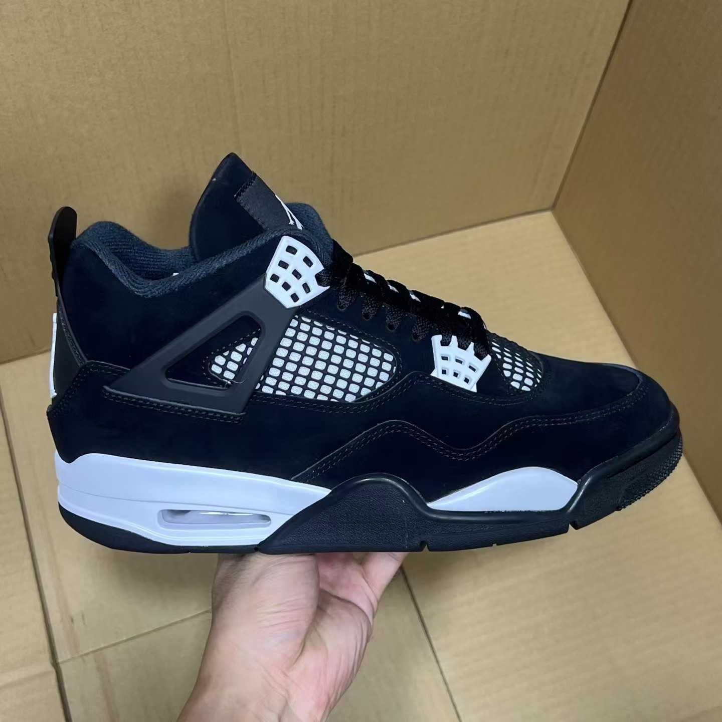 "Buty sportowe"Jordan_4_Retro_White_Thunder_Rozmiar.41