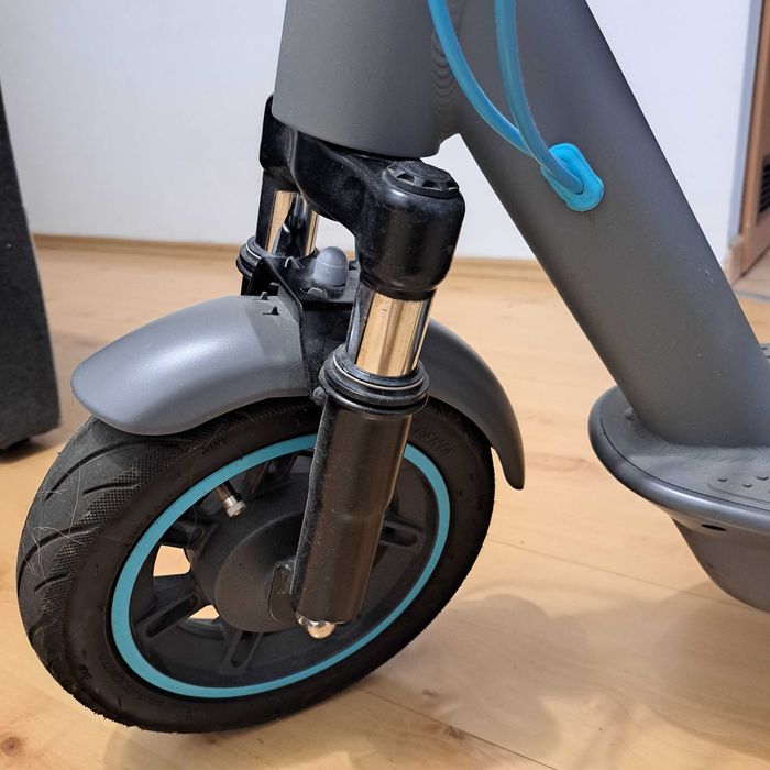 Hulanoga elektryczna Motus scooty 10 plus 2023
