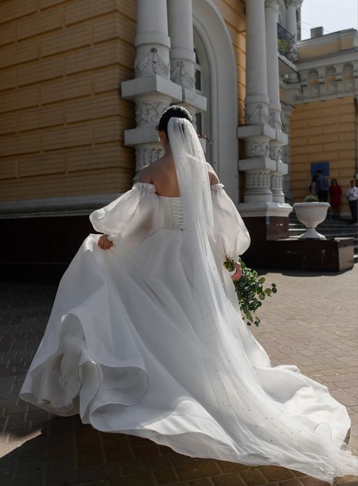 Весільна сукня в ідеальному стані/ не вінчана