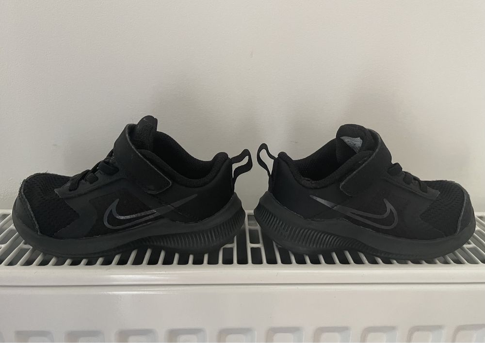Buty sportowe Nike downshifter 11, czarne adidasy r. 23,5
