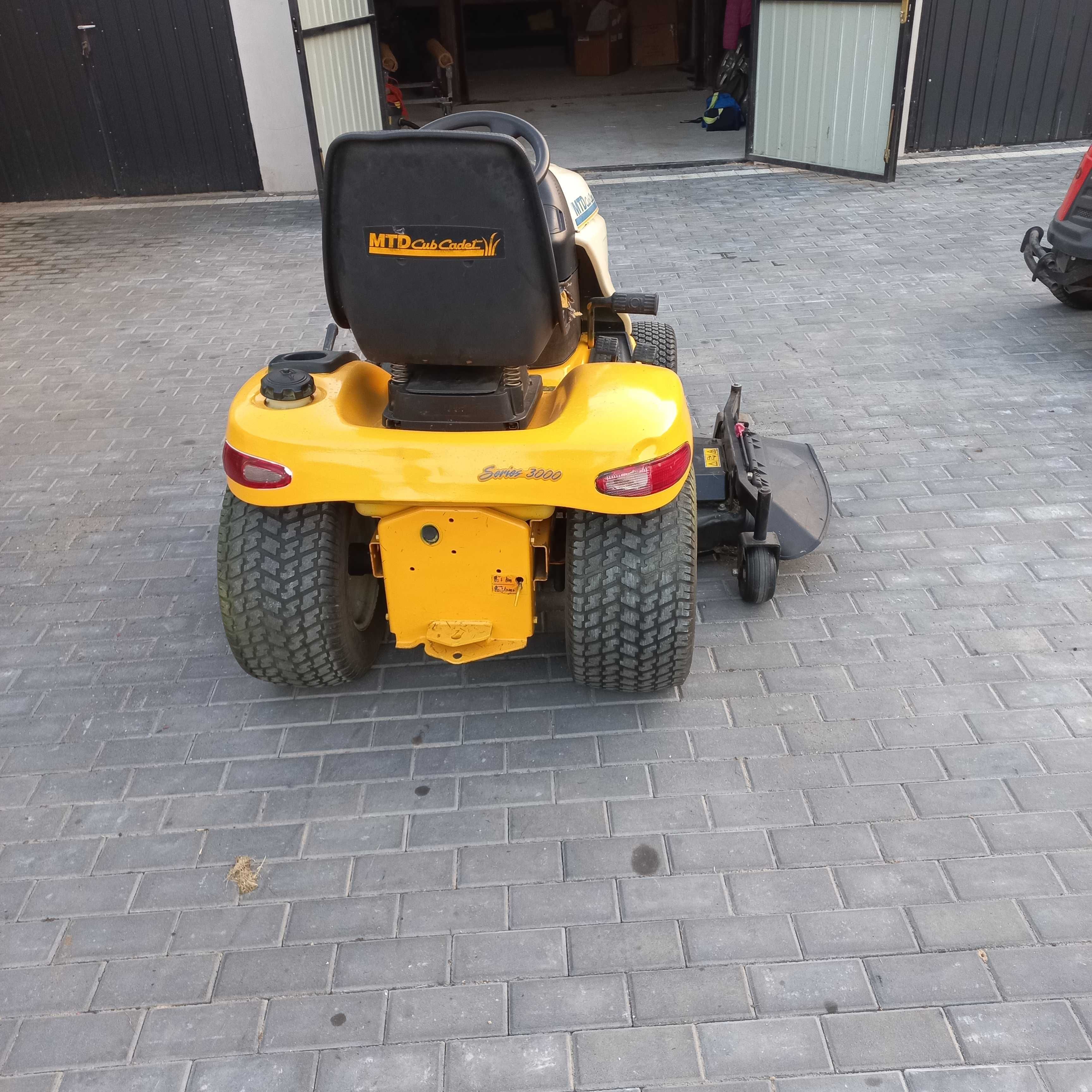 Traktorek kosiarka MTD Cub Cadet HDS 3235