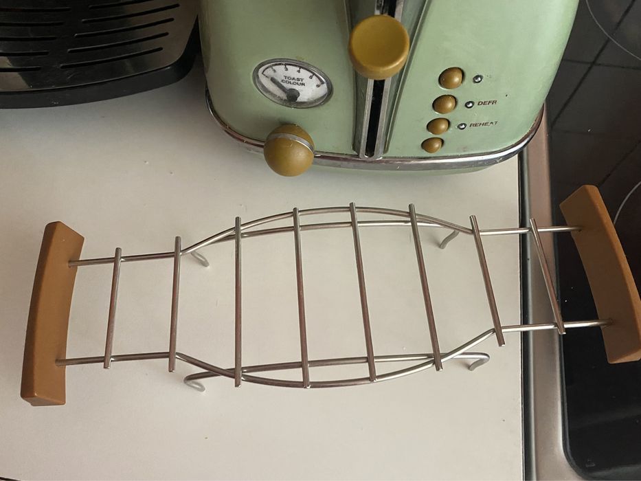 Тостер Delongji