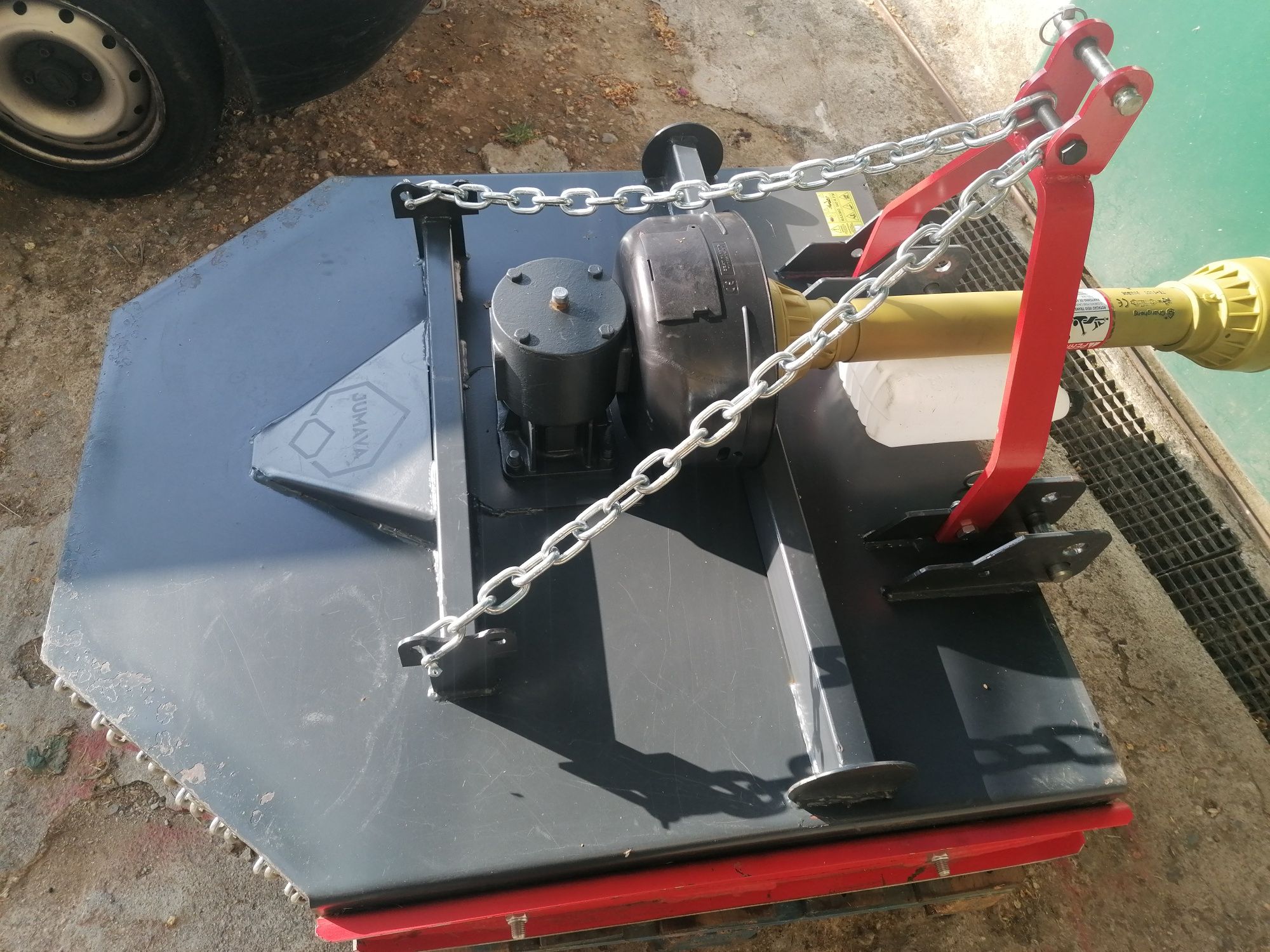Vendo capinadeira semi nova