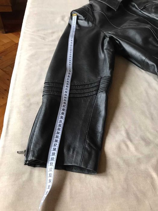 Женская кожаная куртка размер 58-60.
