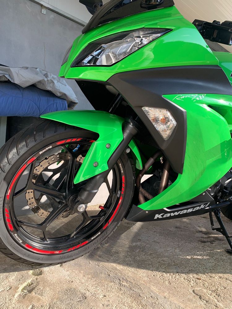 Kawasaki Ninja 300 de 2016 impecavel