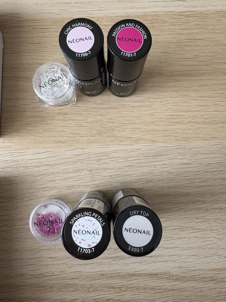 Zestaw do manicure hybrydowego, 2 lakiery i ozdoba, neonail