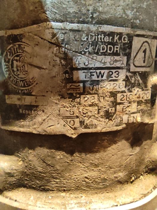 Niemiecka wiertarka stołowa