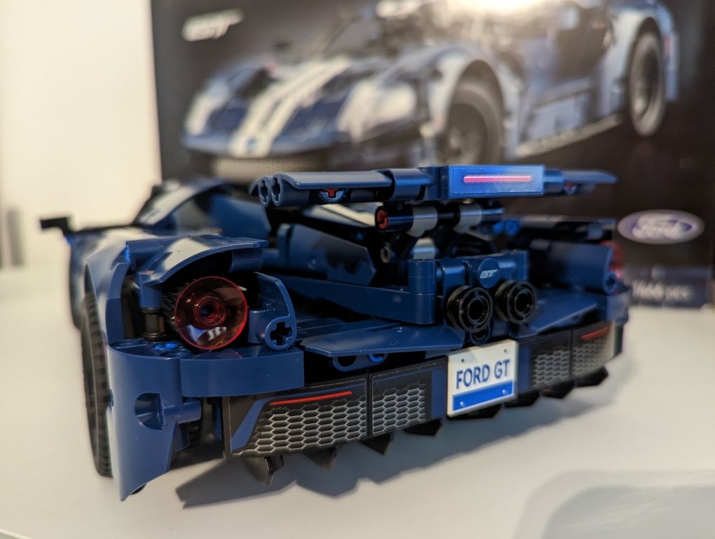 LEGO technic Ford GT, wersja z 2022 roku 42154
