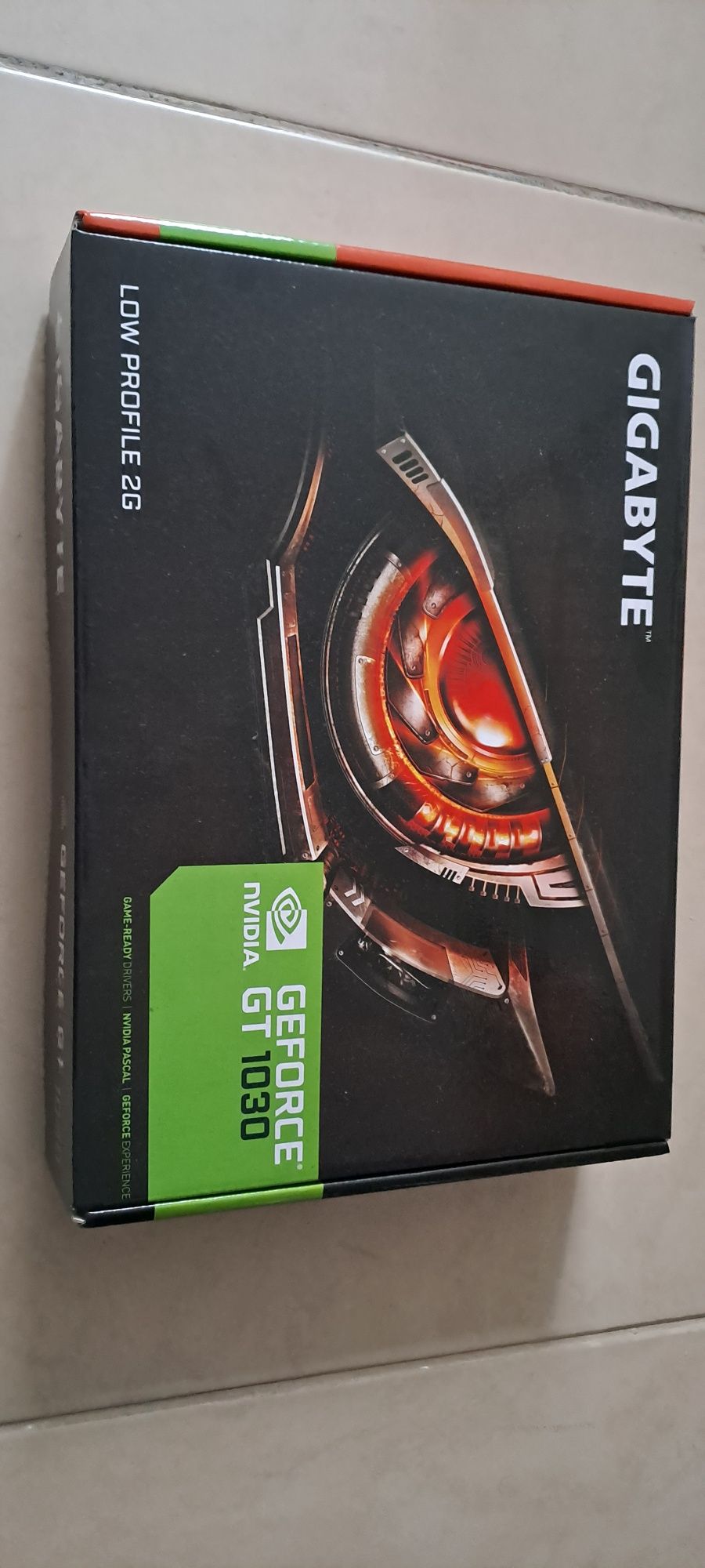 Placa gráfica GeForce 1030 low profile