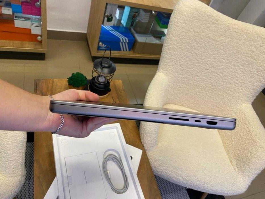 Ноутбук Apple MacBook Pro 16" M1 Pro 16GB/1TB Space Grey (MK193) 2021