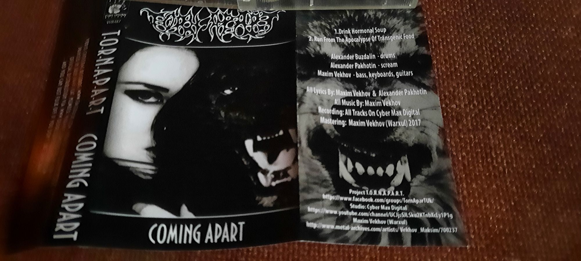 Torn Apart "Coming apart" + bonus ep (death metal)