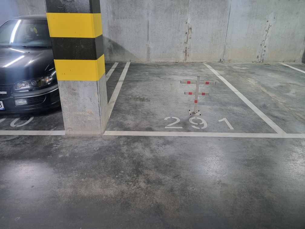 Garaż podziemne  miejsce  parkingowe hawelańska