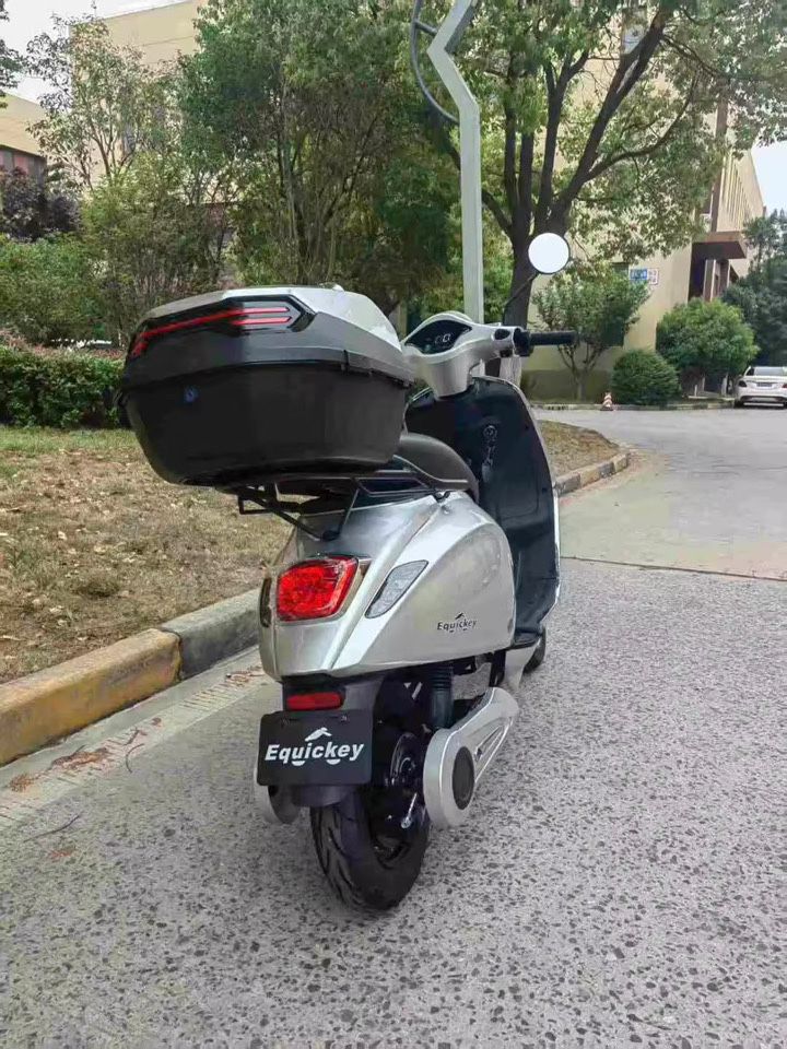 Scooter Elétrica Clássica Vespa Style | 2000W | Nova