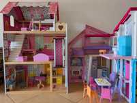 Dwa domki dla lalek Drewniana rezydencja malinowa i Barbie Dreamhouse