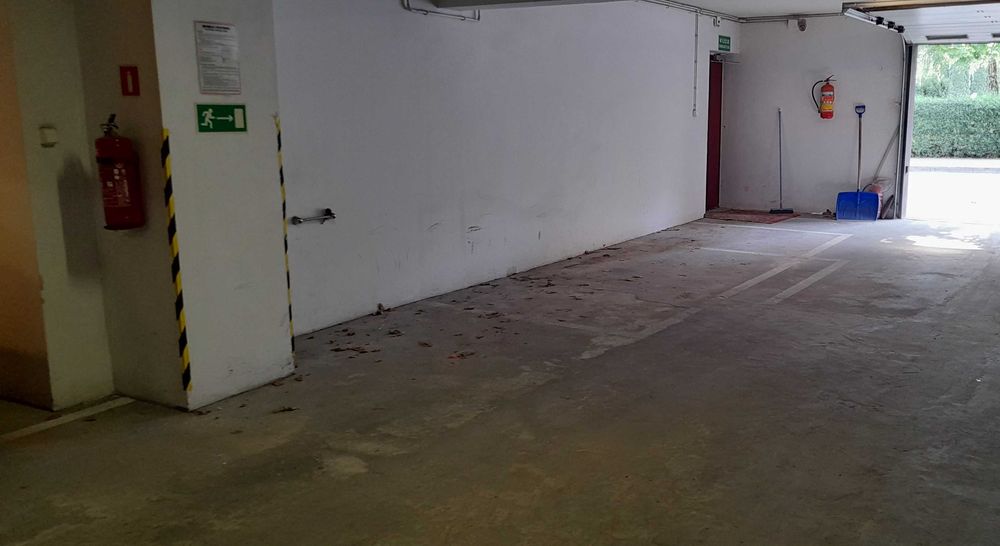 Wynajem miejsca postojowego w centrum Kielc ceglana