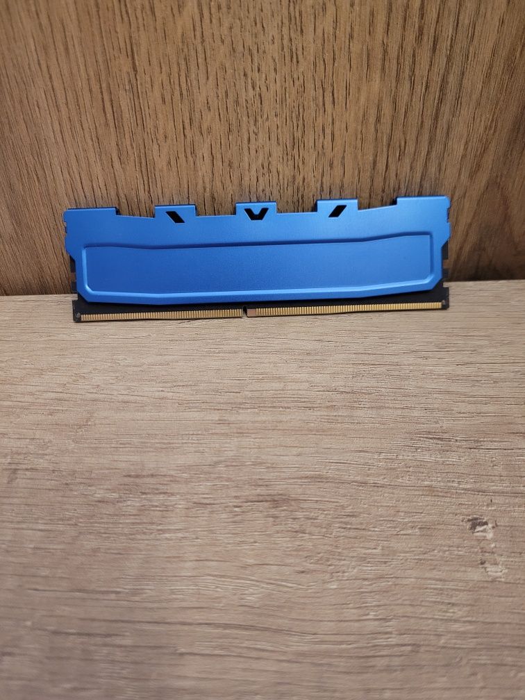 Модуль пам'яті (оперативка) DDR4 8GB