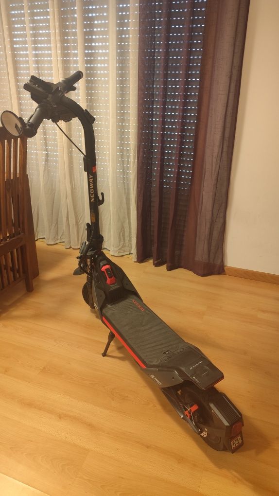 Trotinete Elétrica SEGWAY ZT3 Pro
