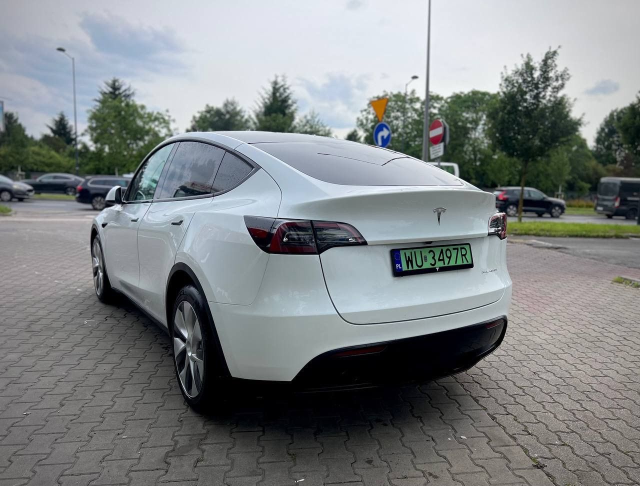 Tesla Y Tesla Model Y Long Range Dual Motor
