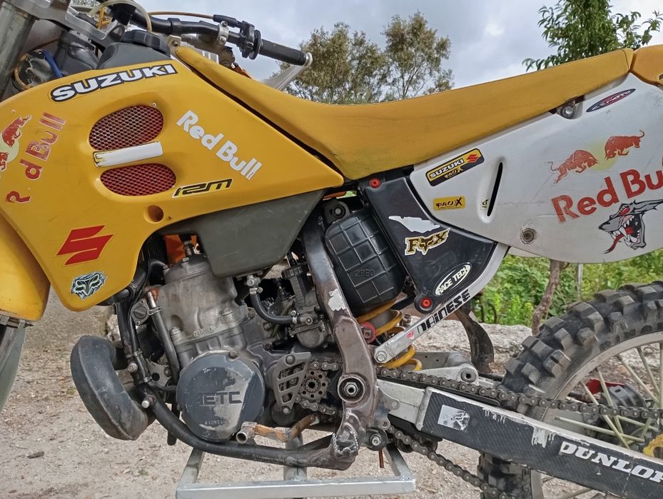 Suzuki rm 250 vendo ou troco
