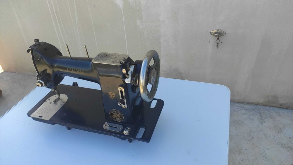 Máquina de Custura -  Oliva