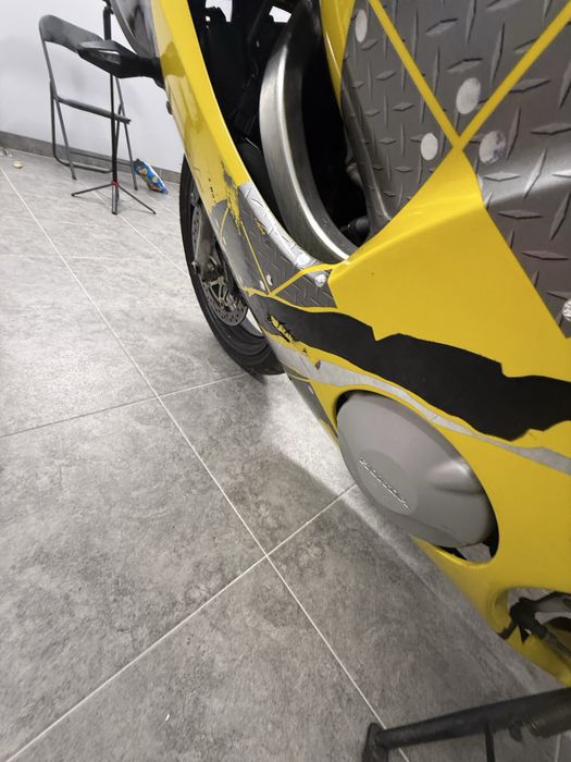 Honda cbr600 f4 2000 рік