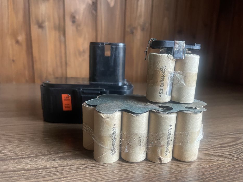 Шуруповерт акумуляторний Буран ДА15018/2