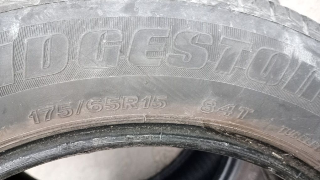 Komplet Opon letnich Bridgestone 15/175/65