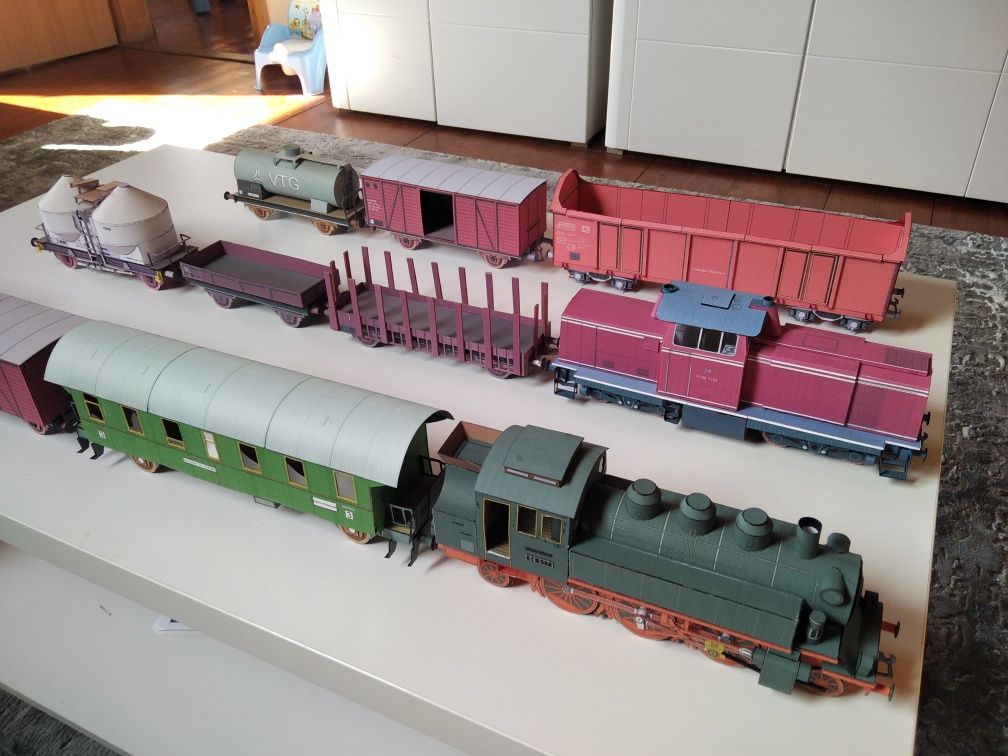 Pociąg Lokomotywa parowóz wagon pasażerski towarowy model kartonowy Sk