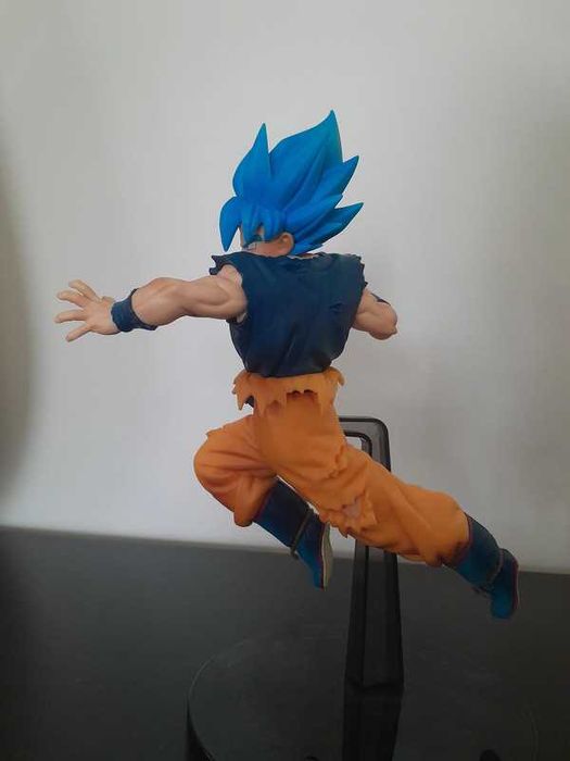 Figura Dragon Ball Super: Super Saiyan Blue Goku Ultimate Soldiers.