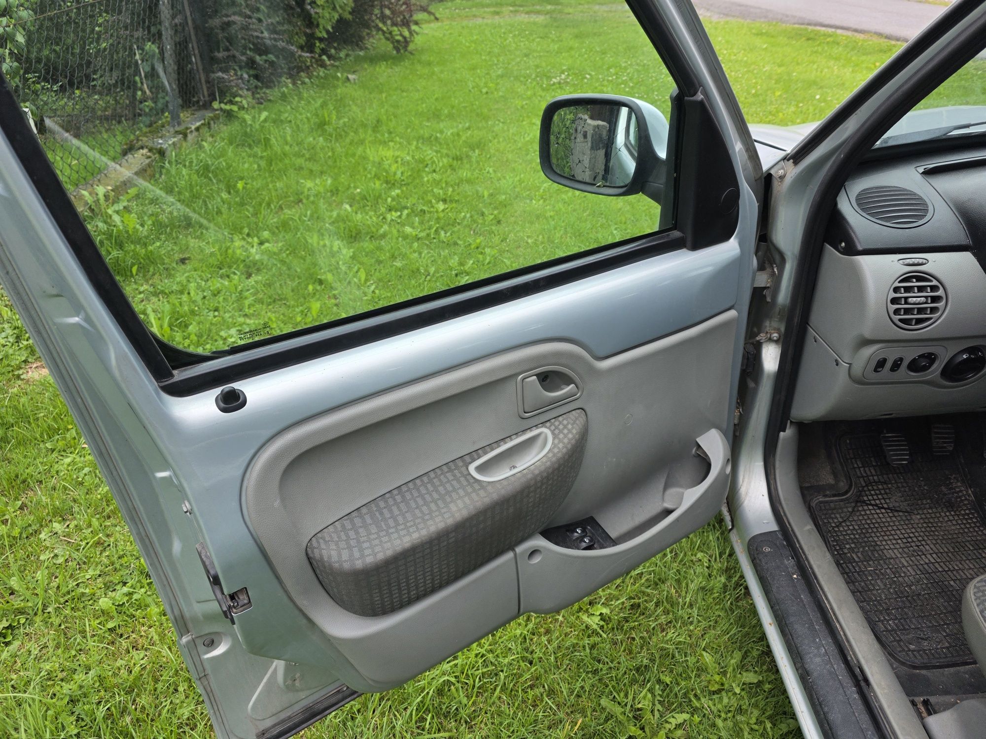 Renault Kangoo 1.5 dci klima hak elektryczne szyby