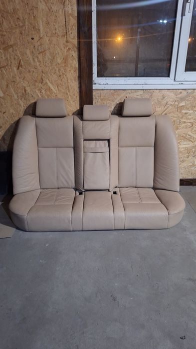 Продам задний кожаный диван на BMW E39 + 4 дверные карты кремовая кожа