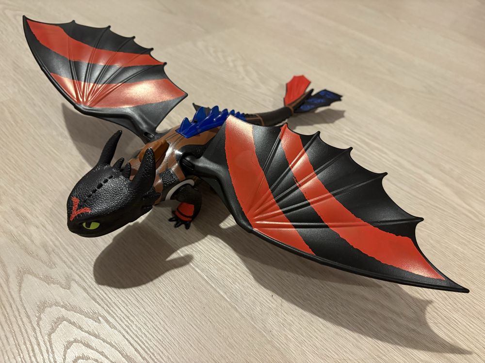 Playmobil smoki nocna furia pomalowana, szczerbatek