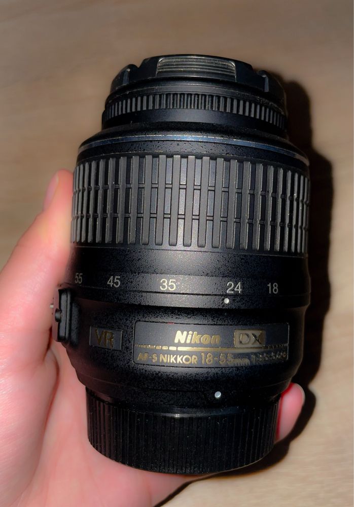 Обʼєктив Nikon 18-55 mm