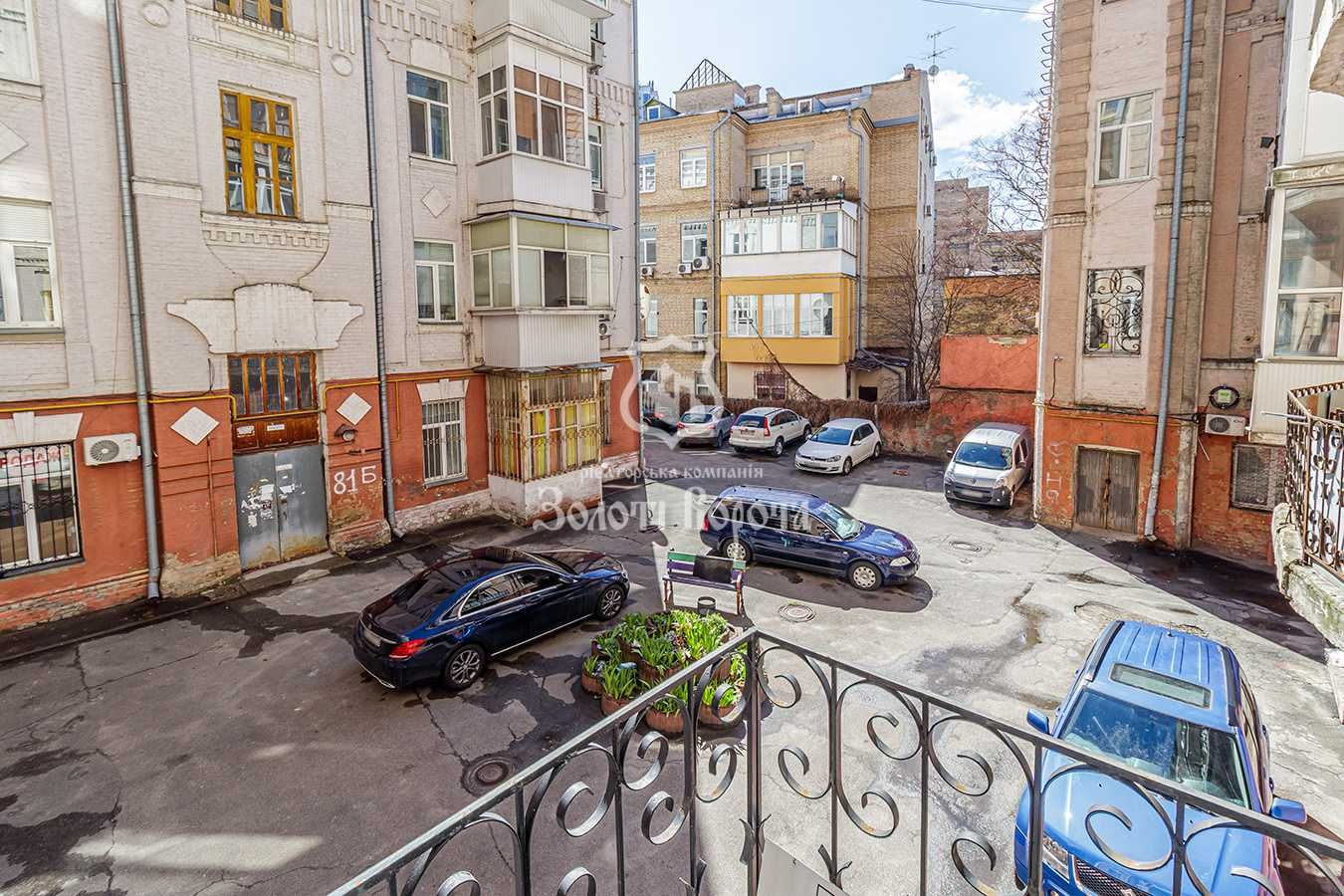Приміщення під комерцію. Володимирська, 81а, царський будинок, Центр