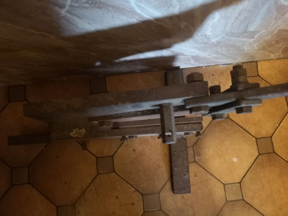 Nożyce ręczne gilotynowe do blachy stacjonarne. Antyczne