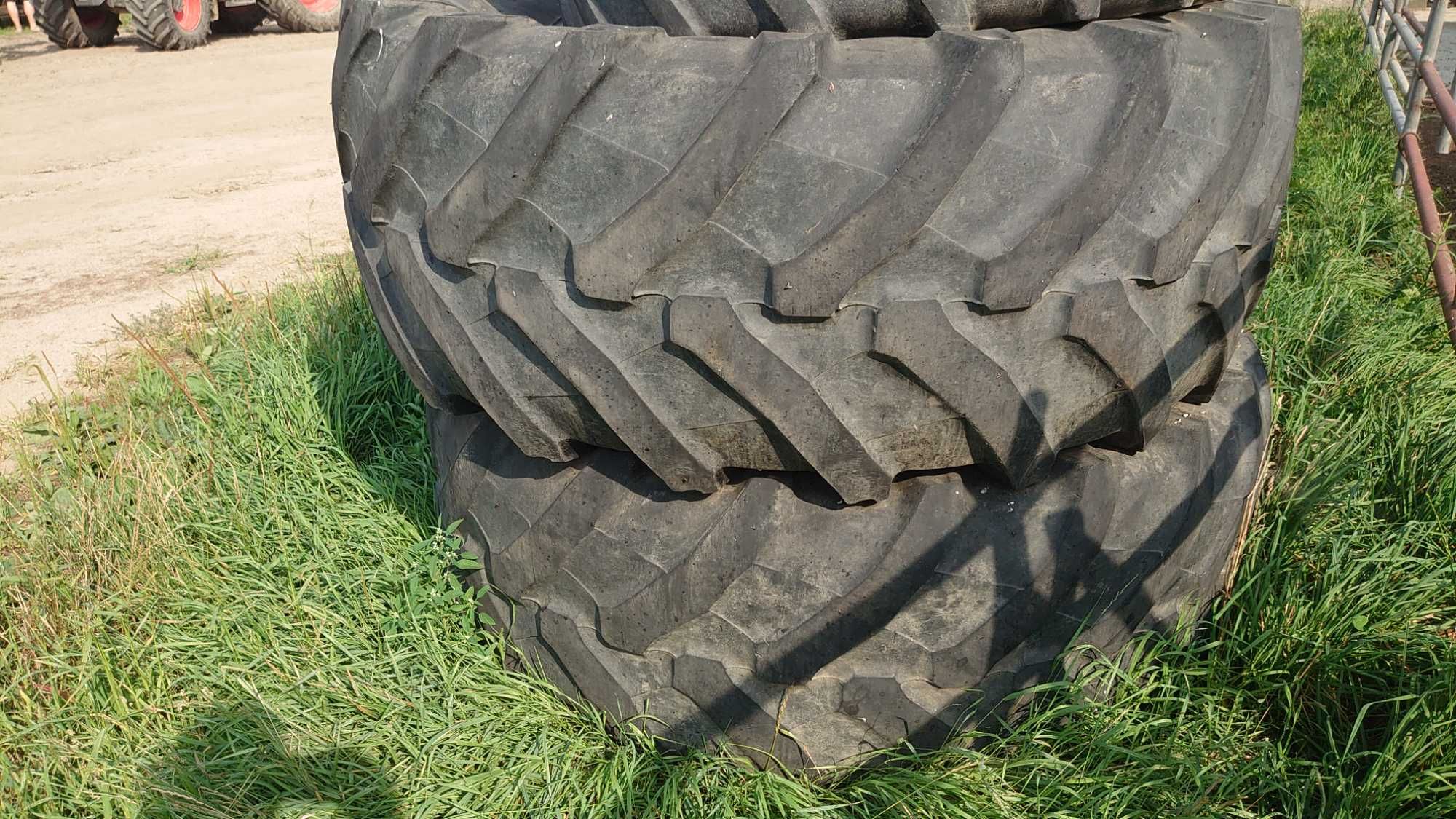 Kpl. Opon rolniczych 600/70r30 tył 710/70r38